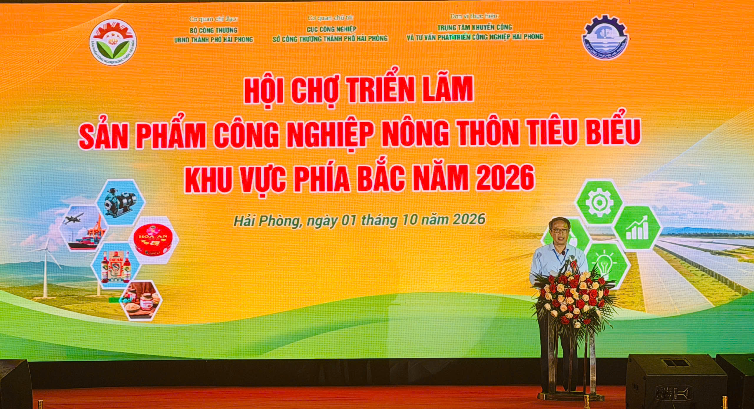 Khai mạc Hội chợ triển lãm sản phẩm CNNT tiêu biểu khu vực phía Bắc năm 2026